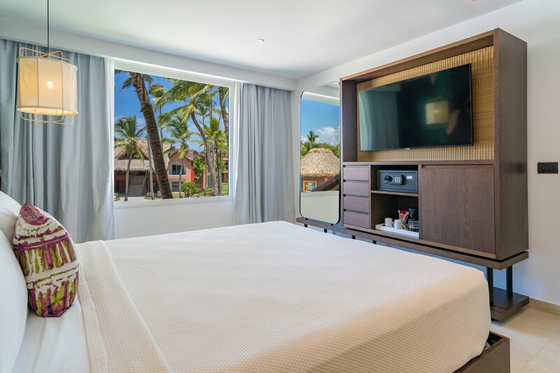 Tropical Deluxe Princess 39