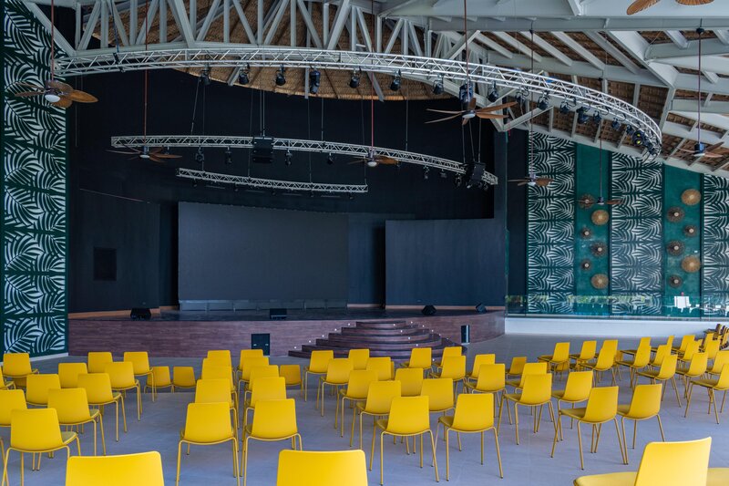 Tropical Deluxe Princess 92