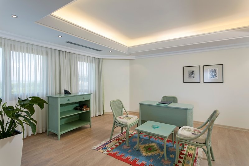 Xanadu Resort 100