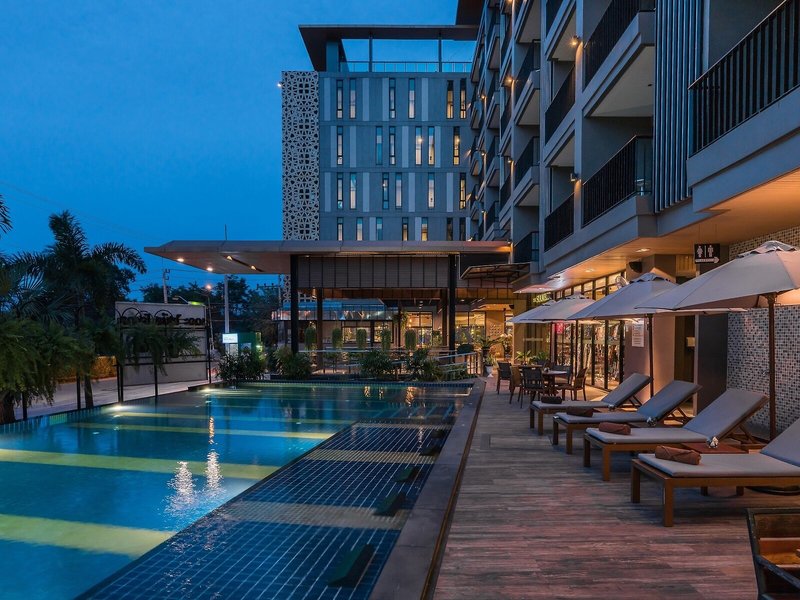 The Siamese Hotel 8