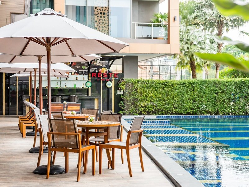 The Siamese Hotel 33