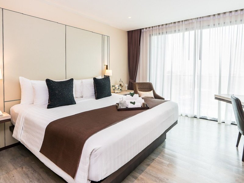 The Siamese Hotel 50