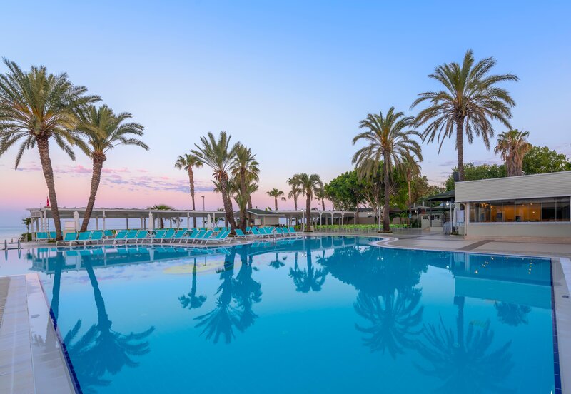 Sandy Beach Hotel 10