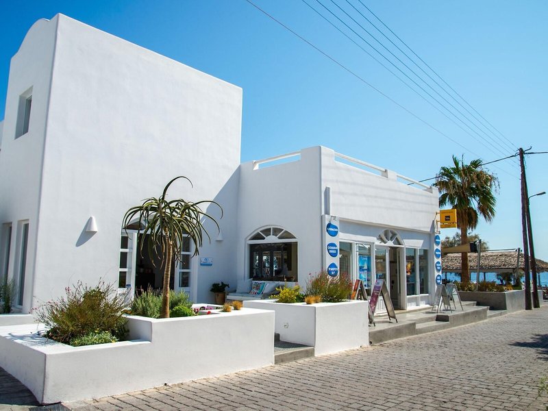 Makris Hotel Apartments 2