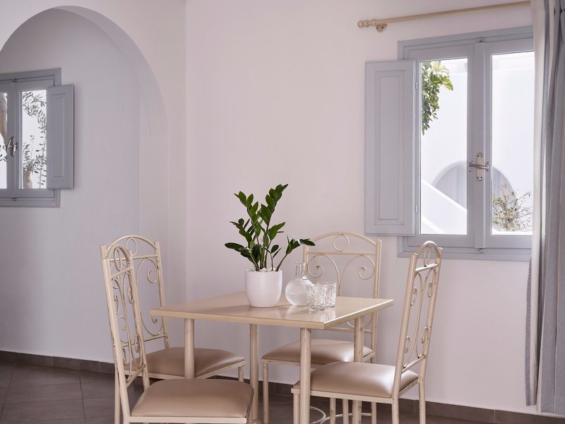 Makris Hotel Apartments 23