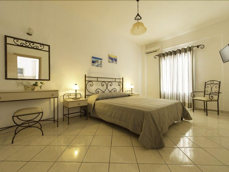 Makris Hotel Apartments 31
