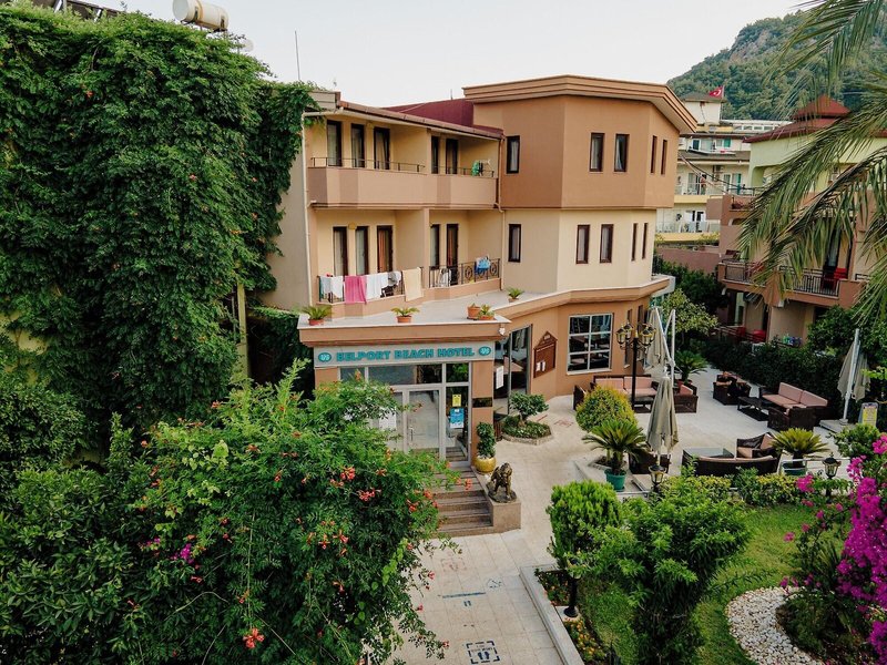 Aleria Belport Beach Hotel 4