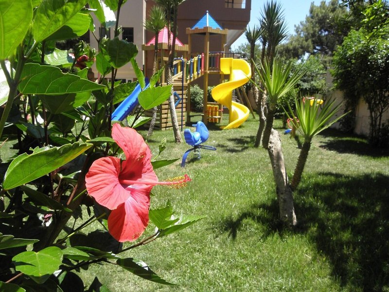 Aleria Belport Beach Hotel 6