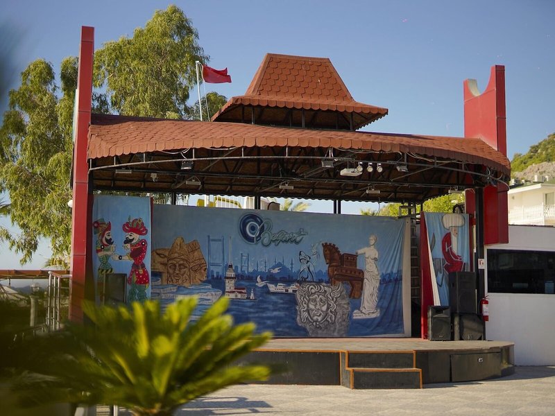 Aleria Belport Beach Hotel 7