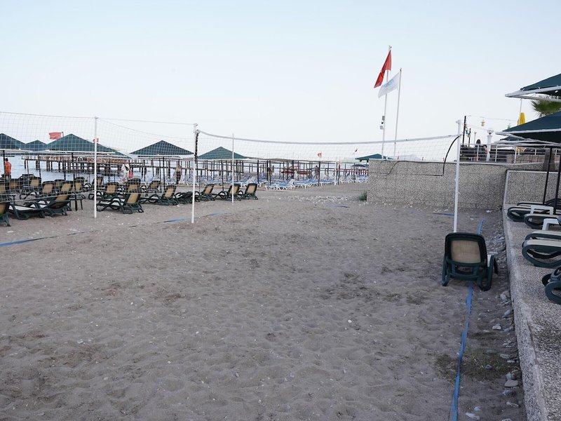 Aleria Belport Beach Hotel 12