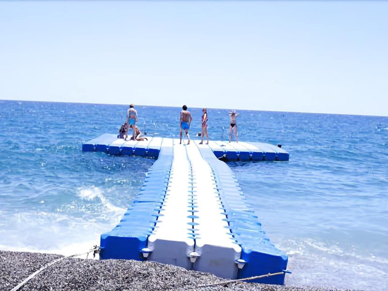 Aleria Belport Beach Hotel 15