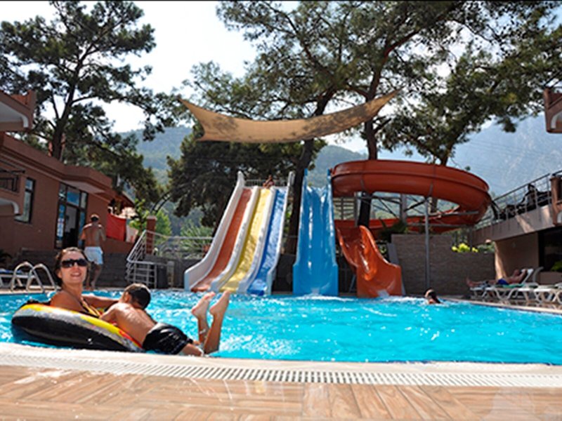 Aleria Belport Beach Hotel 17