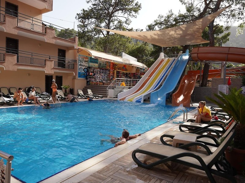 Aleria Belport Beach Hotel 22