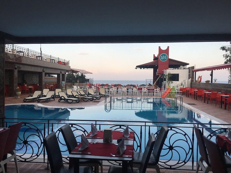 Aleria Belport Beach Hotel 25