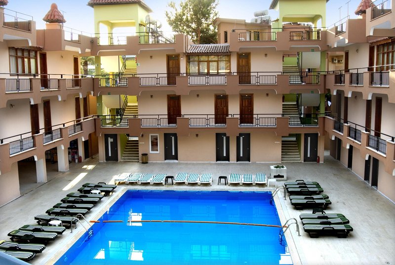 Aleria Belport Beach Hotel 3