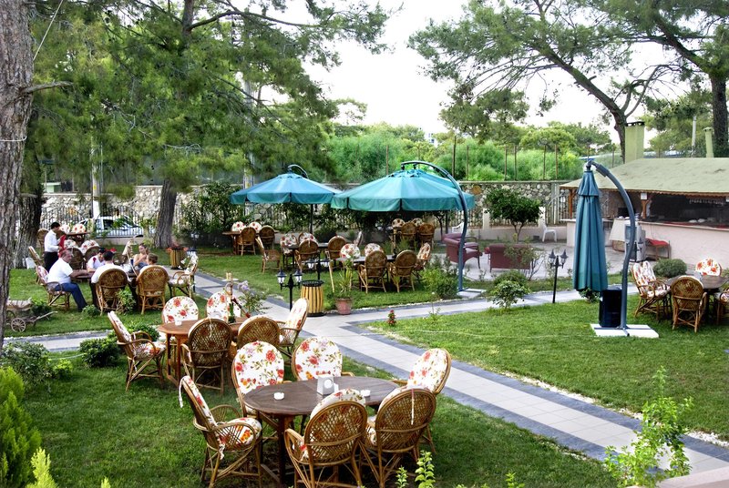 Aleria Belport Beach Hotel 5