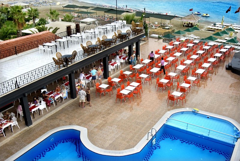 Aleria Belport Beach Hotel 8