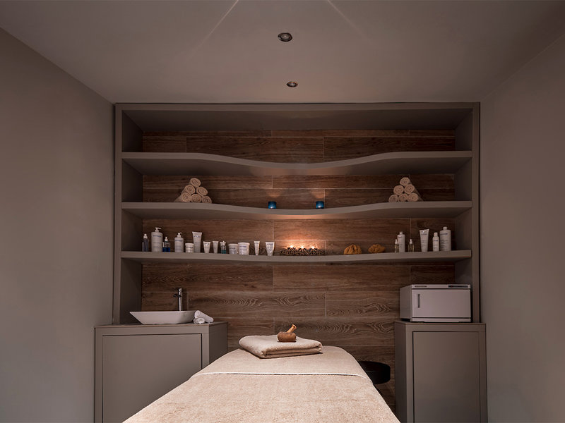 KB Suites & Spa 8
