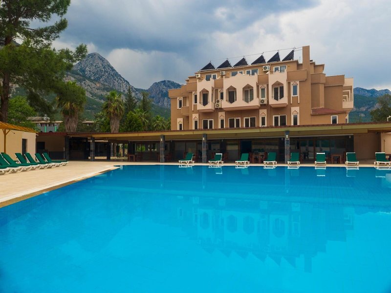 Alexius Beach Hotel 6