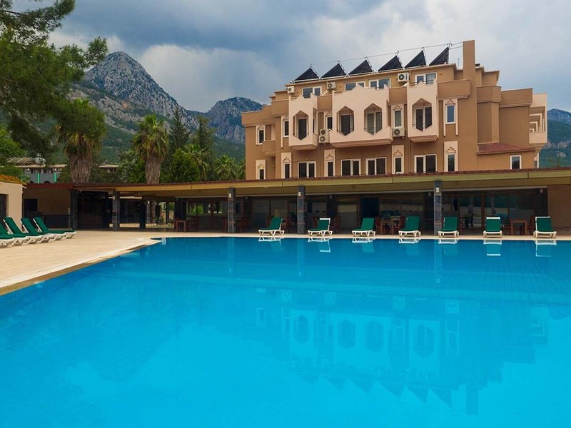 Alexius Beach Hotel 7