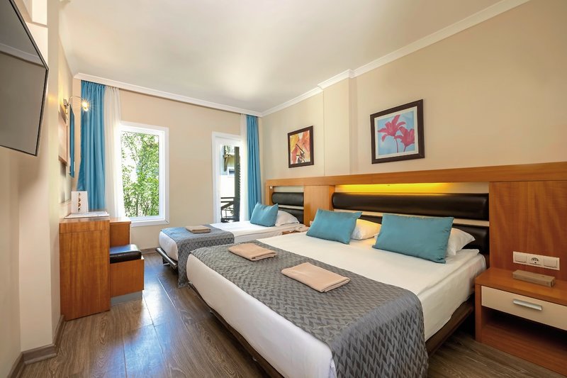 Crystal Flora Beach Resort 3