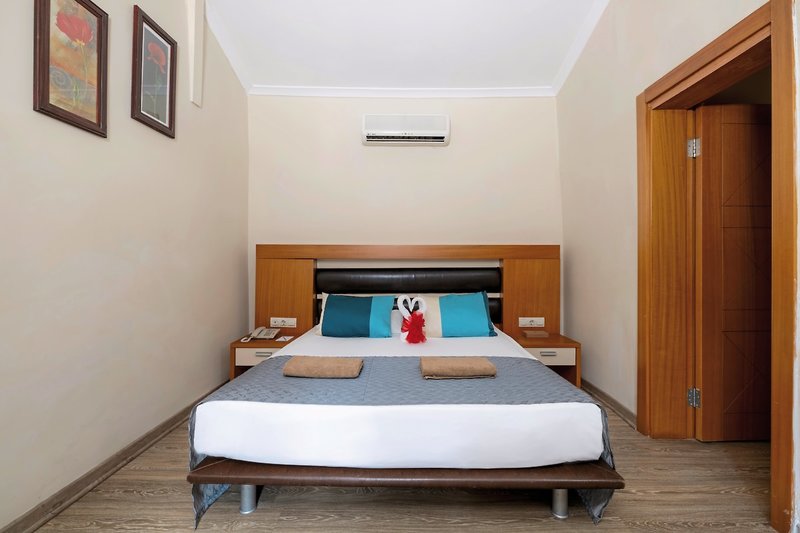 Crystal Flora Beach Resort 4