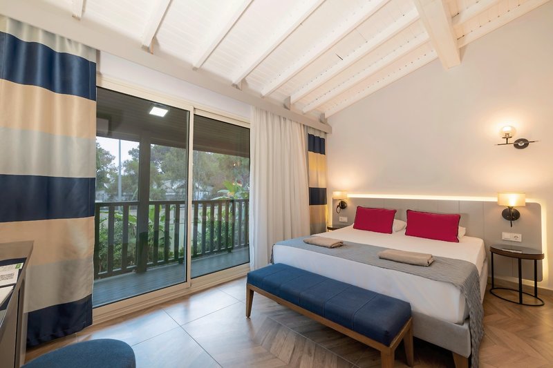 Crystal Flora Beach Resort 8