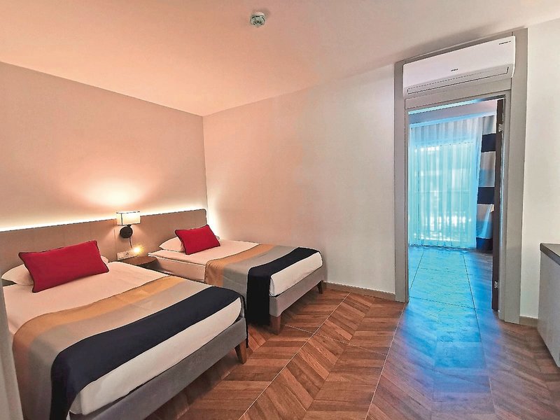 Crystal Flora Beach Resort 9