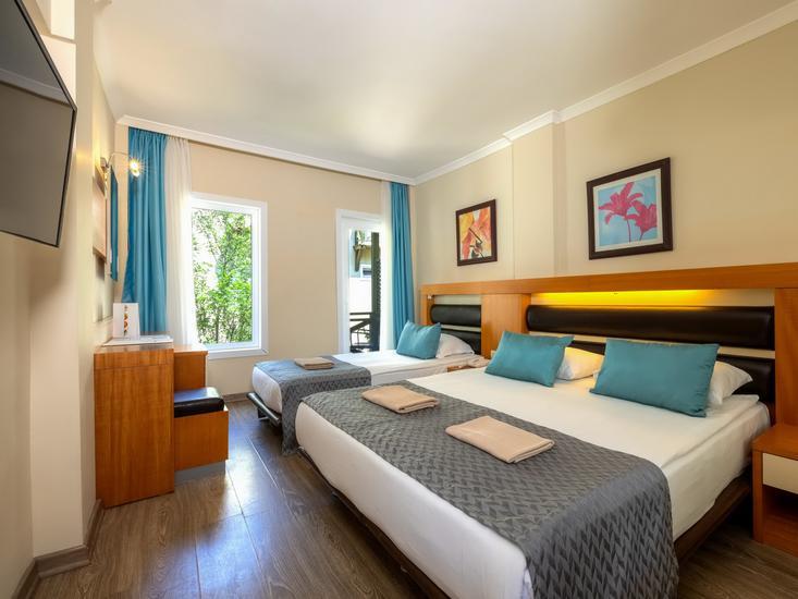 Crystal Flora Beach Resort 4