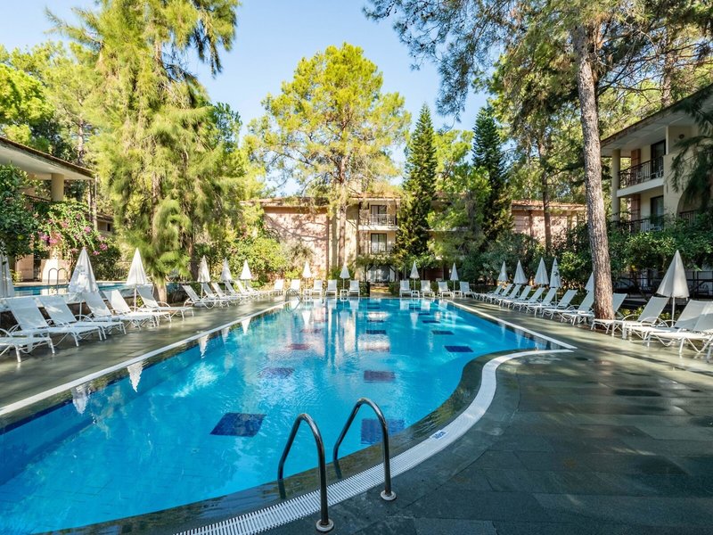 Champion Holiday Village 16