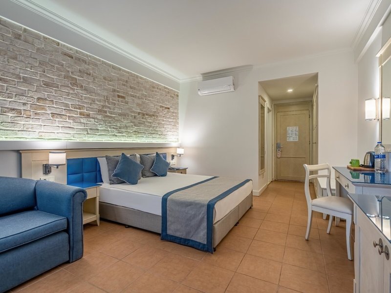 Champion Holiday Village 44 - Room Example