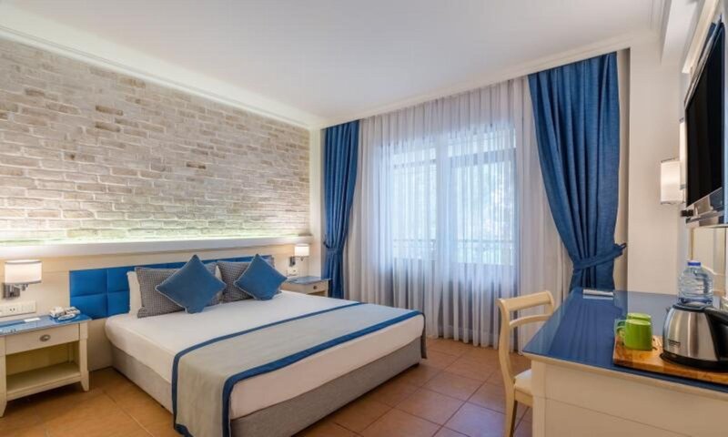 Champion Holiday Village 34
