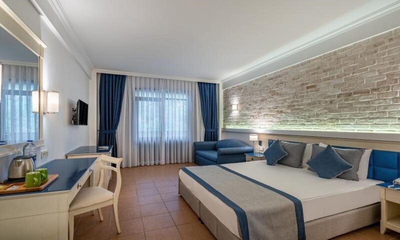 Champion Holiday Village 40