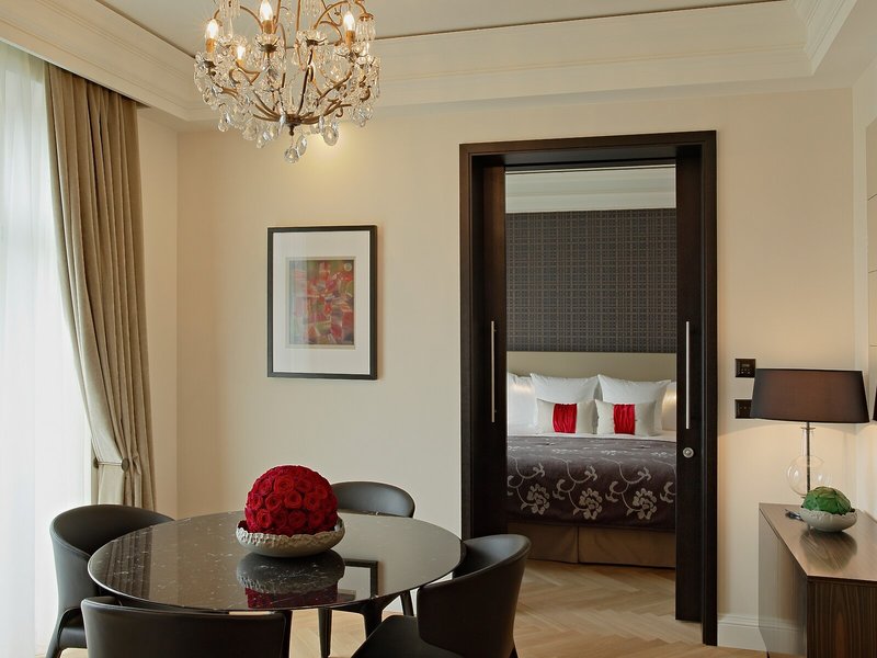Schweizerhof Hotel & Spa Bern 12