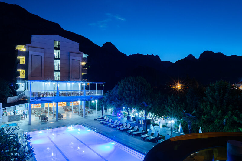 Grand Hotel Derin 1