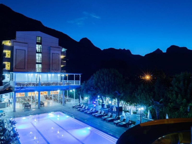 Grand Hotel Derin 7