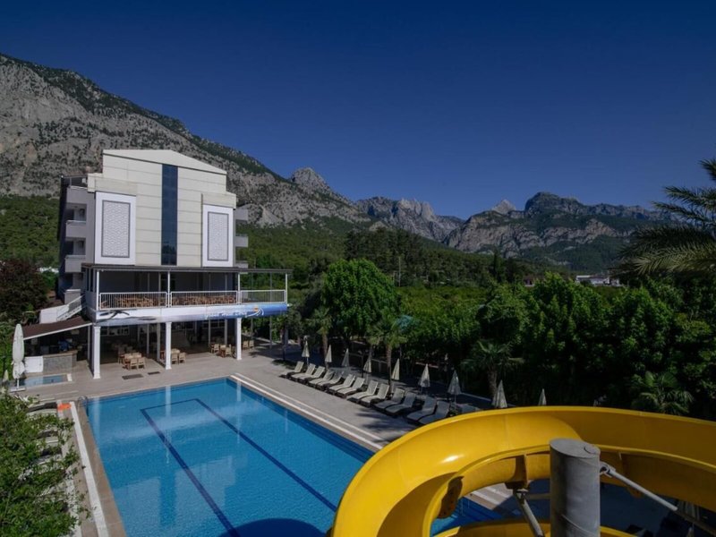 Grand Hotel Derin 8