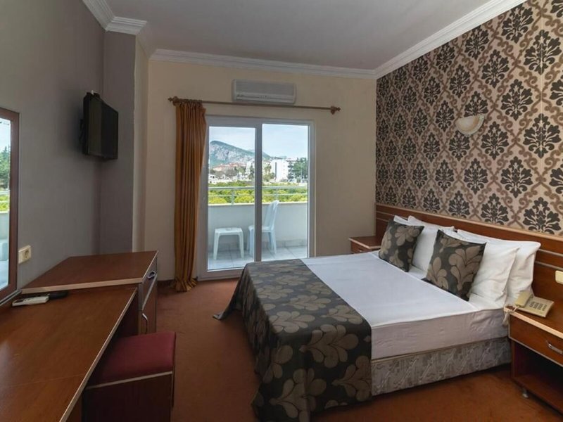 Grand Hotel Derin 14
