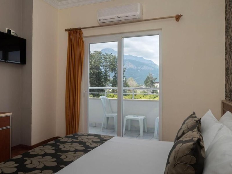 Grand Hotel Derin 18