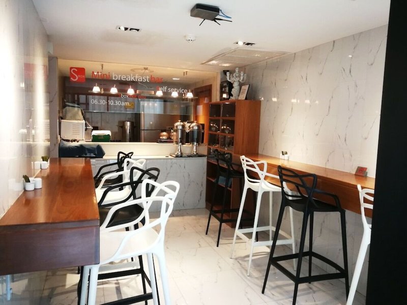 S Box Sukhumvit Hotel 6