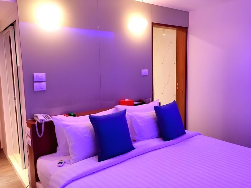 S Box Sukhumvit Hotel 17
