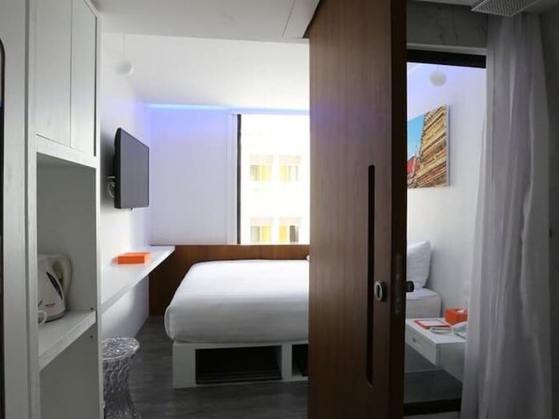 S Box Sukhumvit Hotel 26