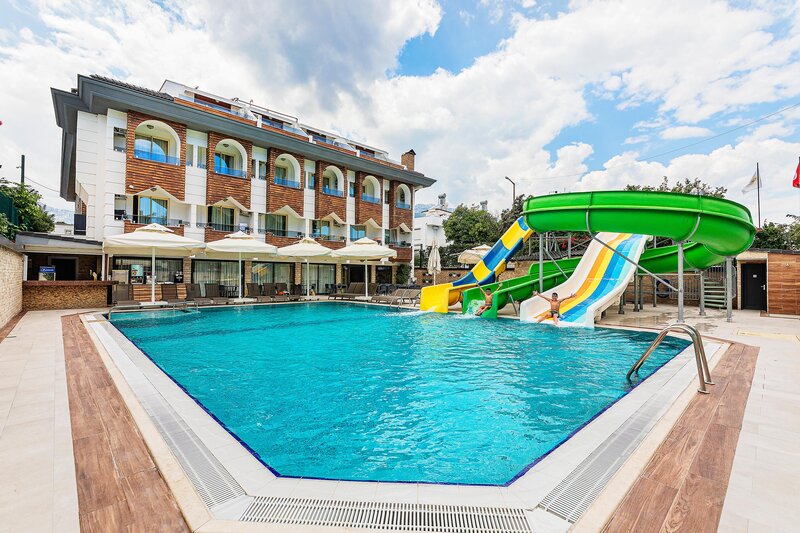 Fame Hotel 2