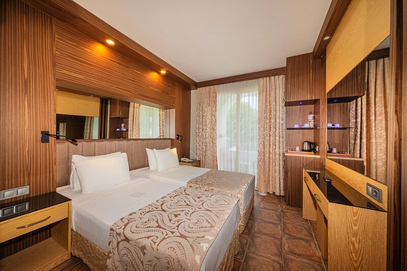 Fame Hotel 8