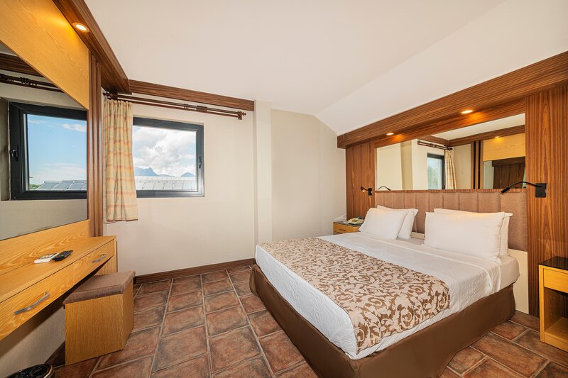 Fame Hotel 30