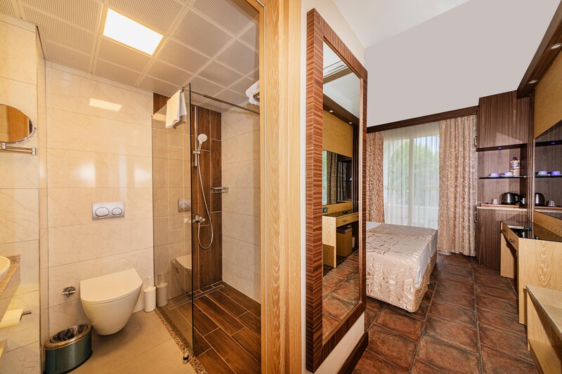 Fame Hotel 32