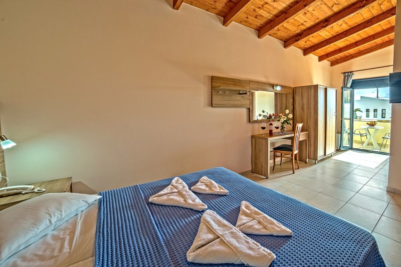 Blue Aegean Hotel & Suites 11