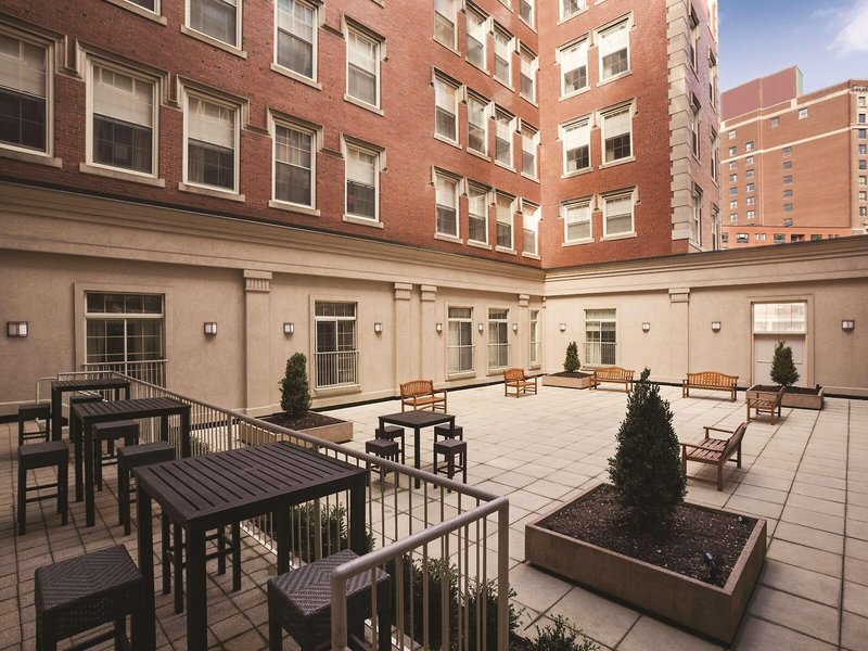 Doubletree Hotel Boston Downtown 1