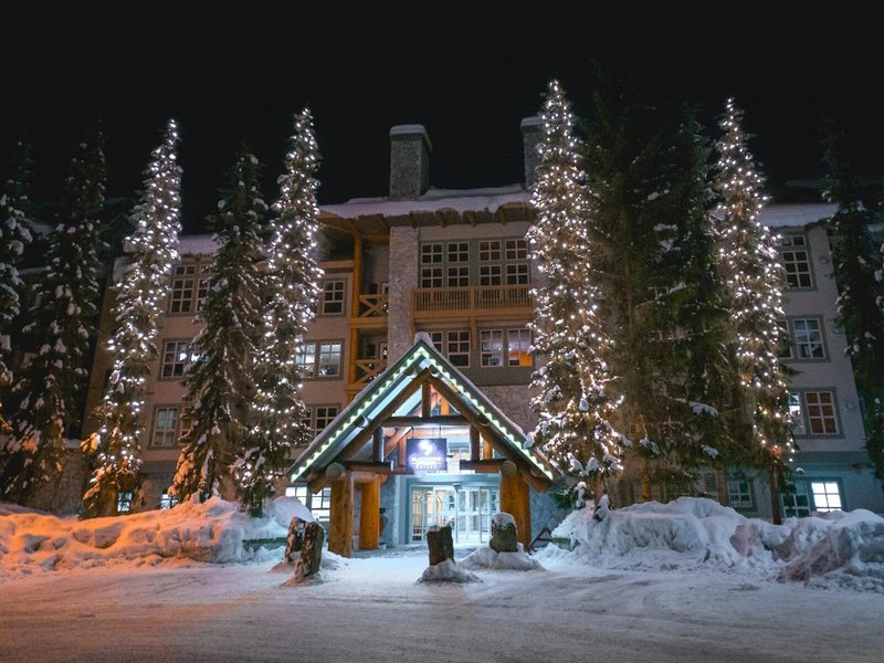 Blackcomb Springs Suites by Clique 3