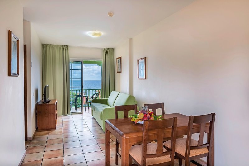 Apartamentos La Caleta 11